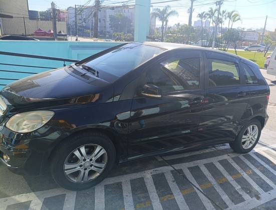 MERCEDES-BENZ B 180 1.7 FAMILY PLUS 8V GASOLINA 4P AUTOMÁTICO